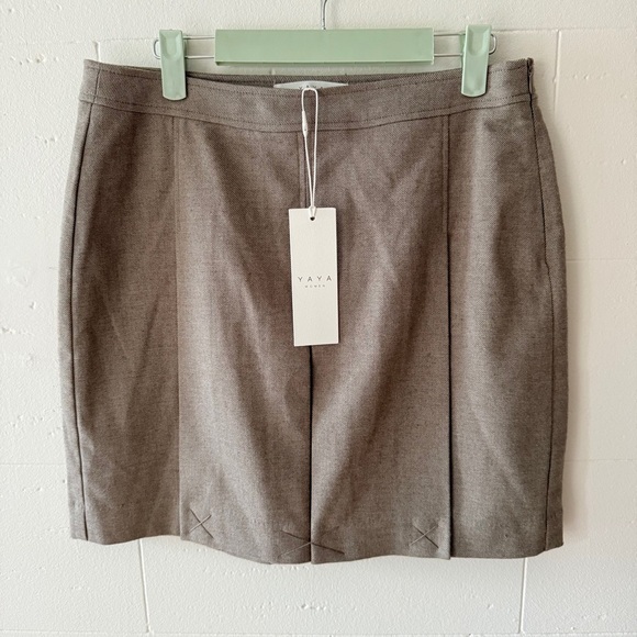 BNWT YAYA Pleated Mini Skirt - Picture 1 of 8